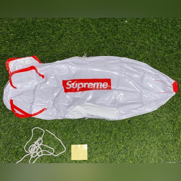 Supreme Inflatable Blimp FW17 Display decor plastic white brand new deadstock - Picture 2 of 3